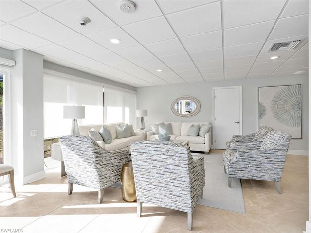 2150 Gulf Shore BLVD N 407, Naples, FL 34102