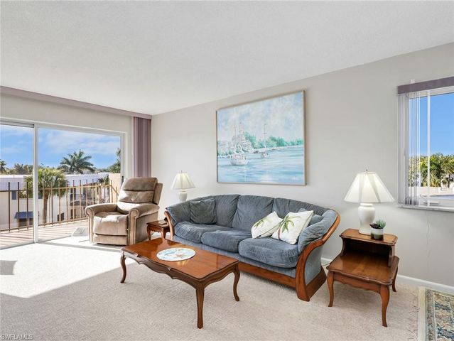 2150 Gulf Shore BLVD N 407, Naples, FL 34102