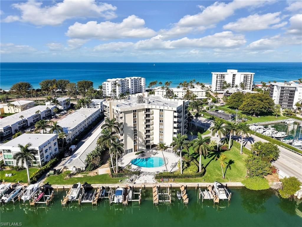 2150 Gulf Shore BLVD N 407, Naples, FL 34102