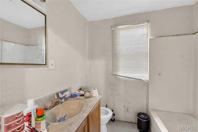 118 Highway N, Winfield, MO 63389