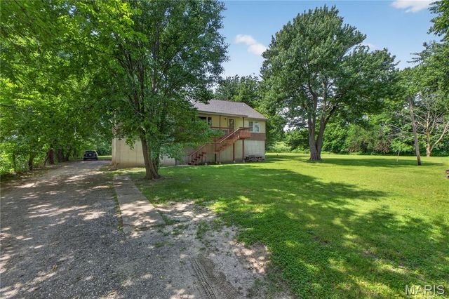 118 Highway N, Winfield, MO 63389