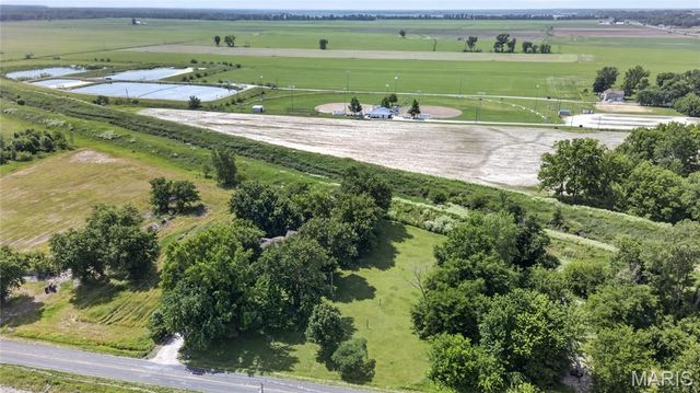 118 Highway N, Winfield, MO 63389