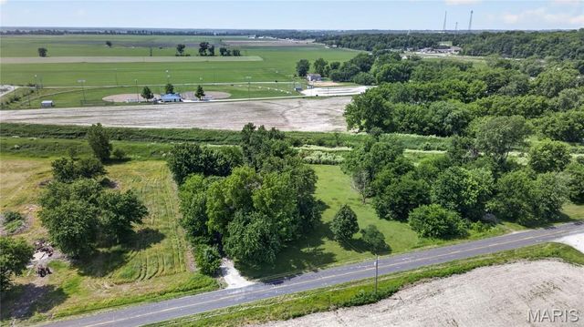 118 Highway N, Winfield, MO 63389