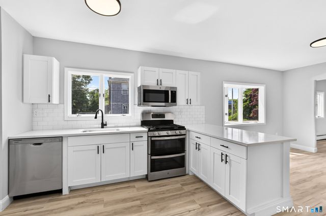 35 Front Avenue, West Haven, CT 06516
