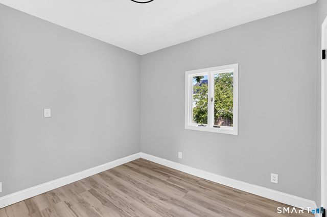 35 Front Avenue, West Haven, CT 06516