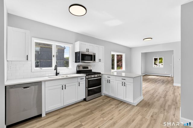 35 Front Avenue, West Haven, CT 06516