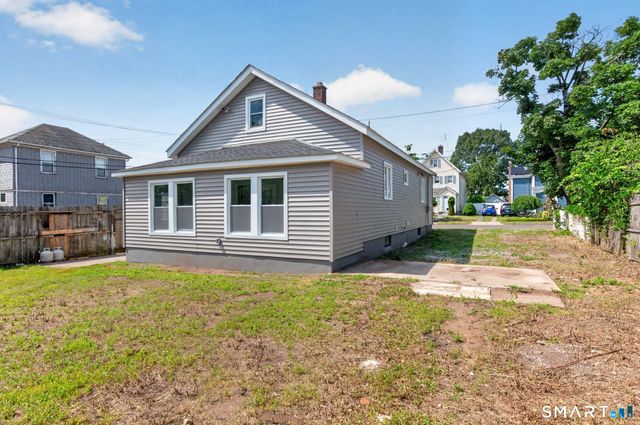 35 Front Avenue, West Haven, CT 06516