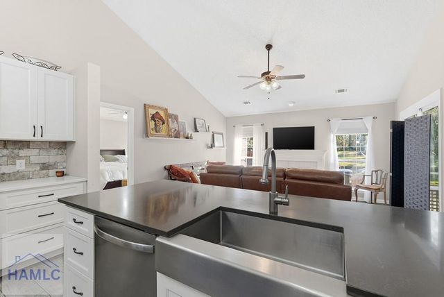101 Laurens Lane, Savannah, GA 31419