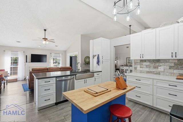 101 Laurens Lane, Savannah, GA 31419