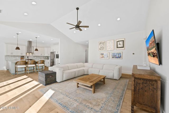 4145 E CAMPBELL Avenue, Phoenix, AZ 85018