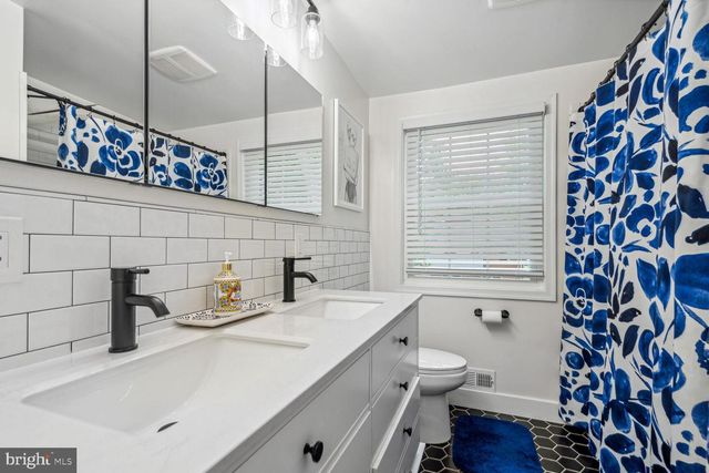 2502 DUXBURY PL, Alexandria, VA 22308