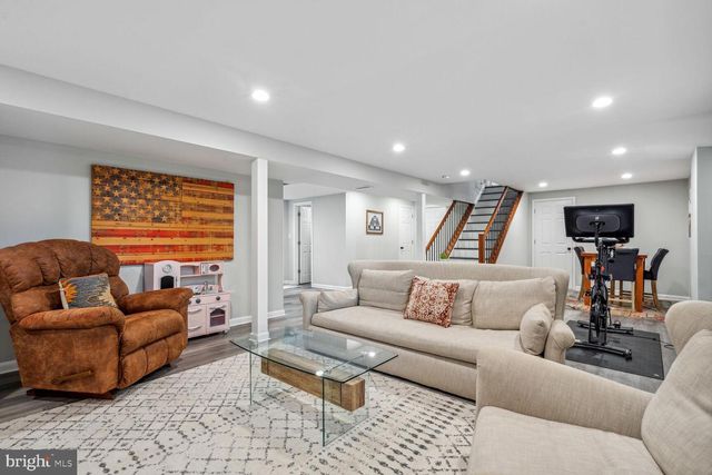 2502 DUXBURY PL, Alexandria, VA 22308