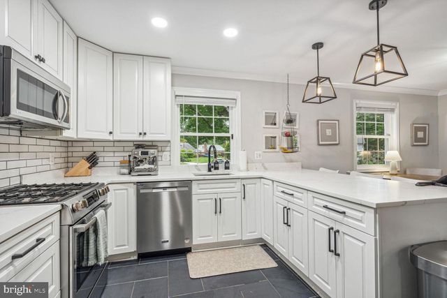 2502 DUXBURY PL, Alexandria, VA 22308