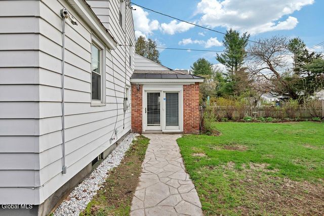 7 Tudor Road, Albany, NY 12203