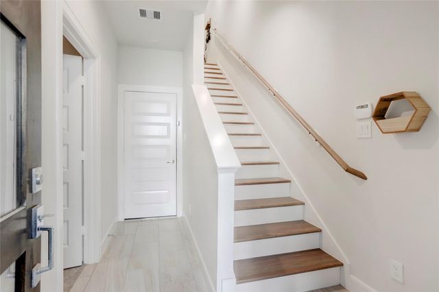 2781 Clinton Drive, Houston, TX 77020