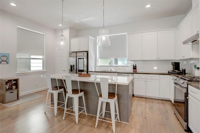 2781 Clinton Drive, Houston, TX 77020