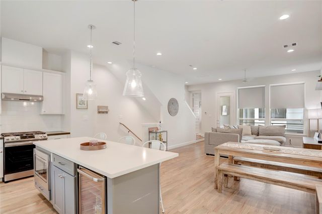 2781 Clinton Drive, Houston, TX 77020