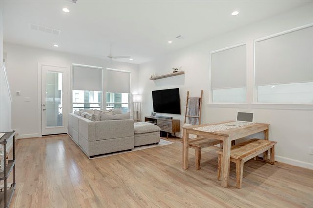 2781 Clinton Drive, Houston, TX 77020