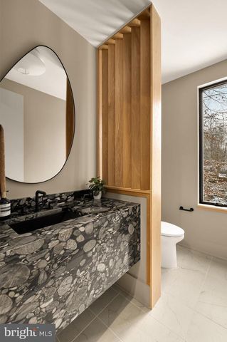 6916 CARMICHAEL AVE, Bethesda, MD 20817