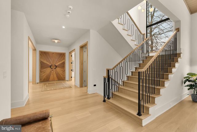 6916 CARMICHAEL AVE, Bethesda, MD 20817