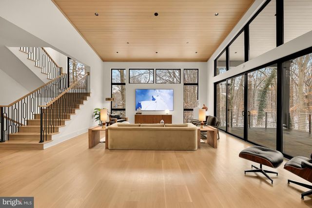 6916 CARMICHAEL AVE, Bethesda, MD 20817