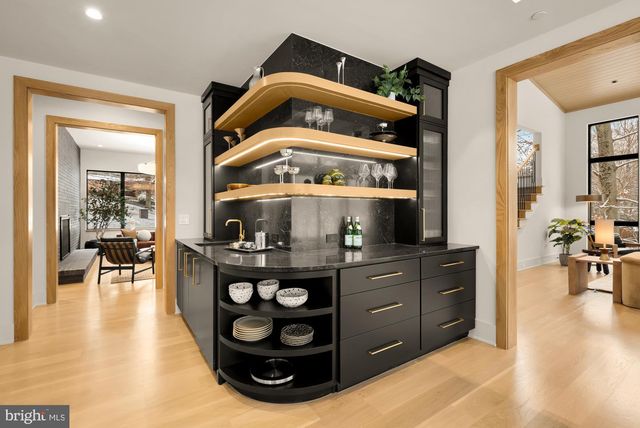 6916 CARMICHAEL AVE, Bethesda, MD 20817