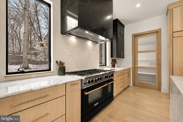 6916 CARMICHAEL AVE, Bethesda, MD 20817