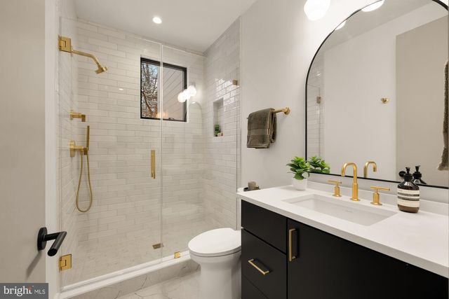 6916 CARMICHAEL AVE, Bethesda, MD 20817