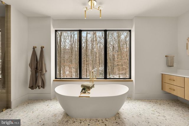 6916 CARMICHAEL AVE, Bethesda, MD 20817