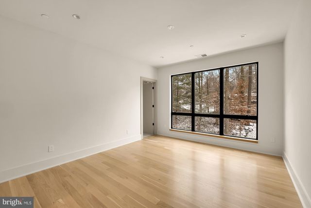 6916 CARMICHAEL AVE, Bethesda, MD 20817