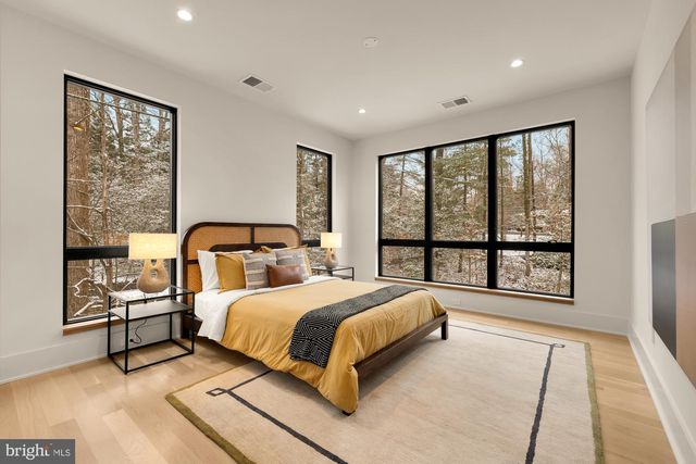 6916 CARMICHAEL AVE, Bethesda, MD 20817