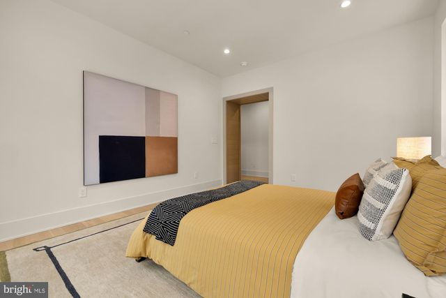 6916 CARMICHAEL AVE, Bethesda, MD 20817