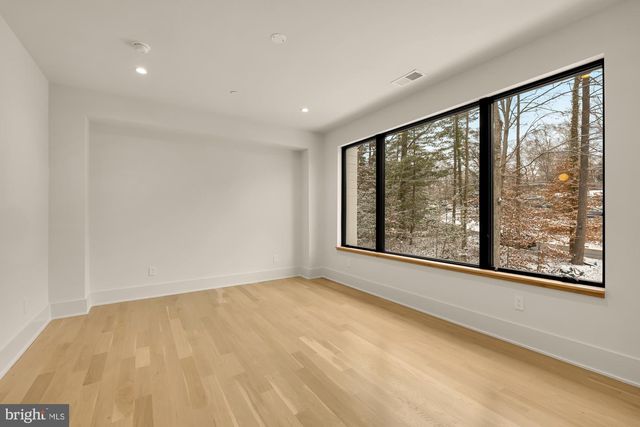 6916 CARMICHAEL AVE, Bethesda, MD 20817