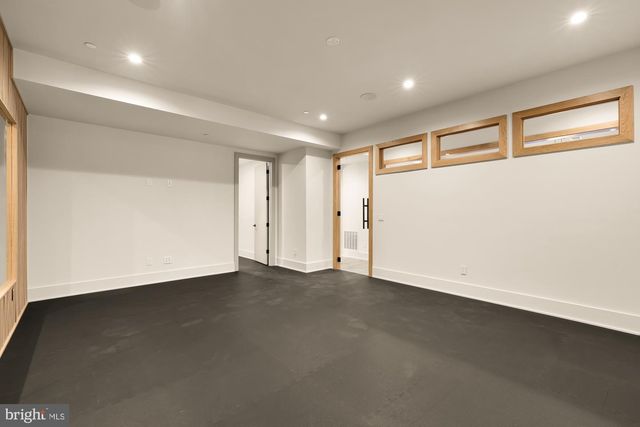 6916 CARMICHAEL AVE, Bethesda, MD 20817