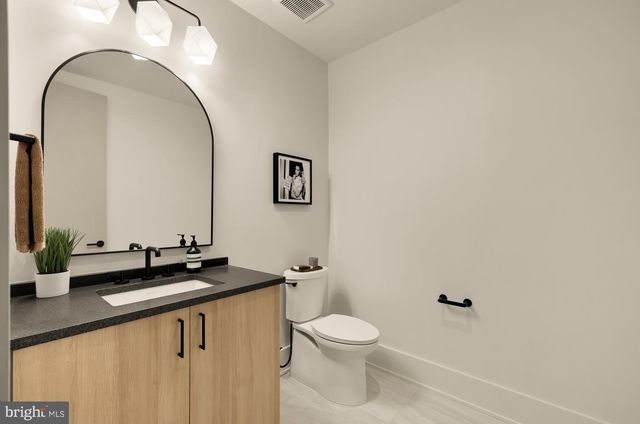 6916 CARMICHAEL AVE, Bethesda, MD 20817