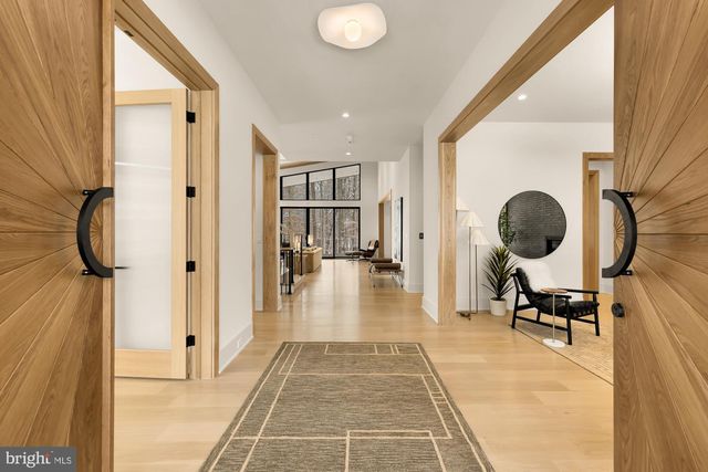 6916 CARMICHAEL AVE, Bethesda, MD 20817