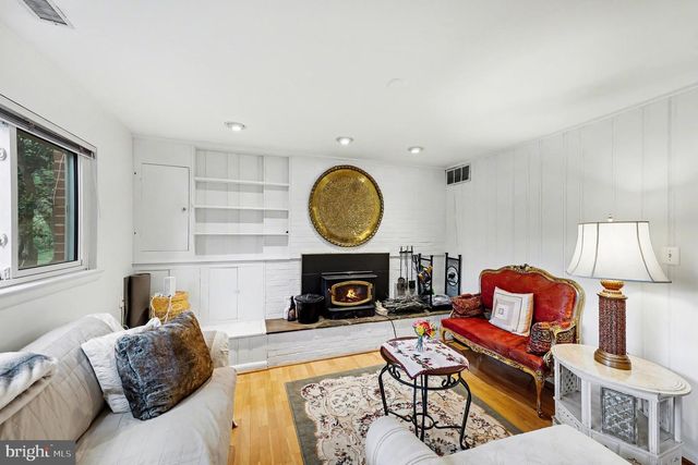 6306 BEACHWAY DR, Falls Church, VA 22044