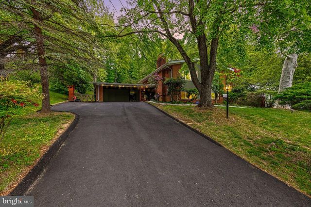 6306 BEACHWAY DR, Falls Church, VA 22044