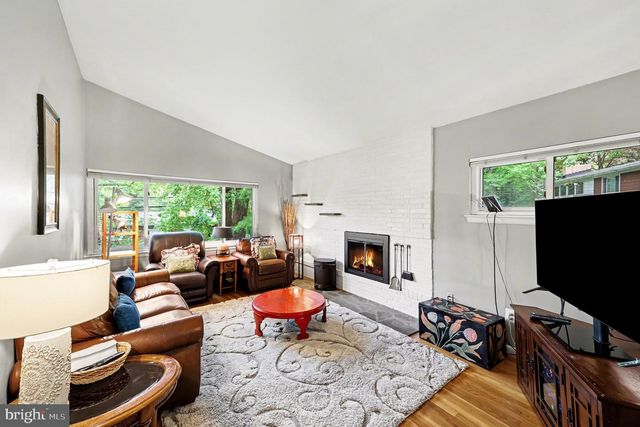 6306 BEACHWAY DR, Falls Church, VA 22044