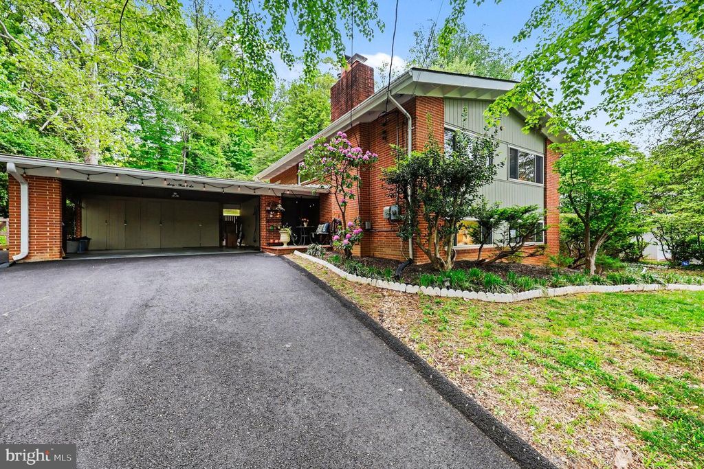 6306 BEACHWAY DR, Falls Church, VA 22044
