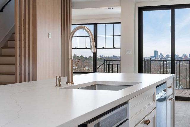 142 Metropolitan PH, Boston, MA 02131