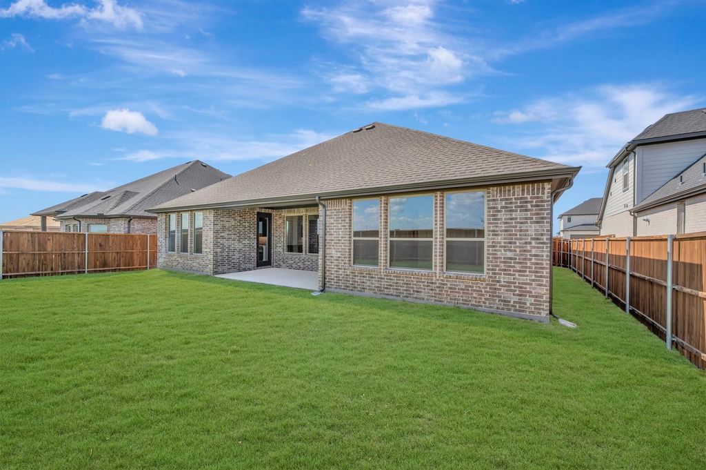 345 Kathryn Drive, Fort Worth, TX 76052 — photo 3