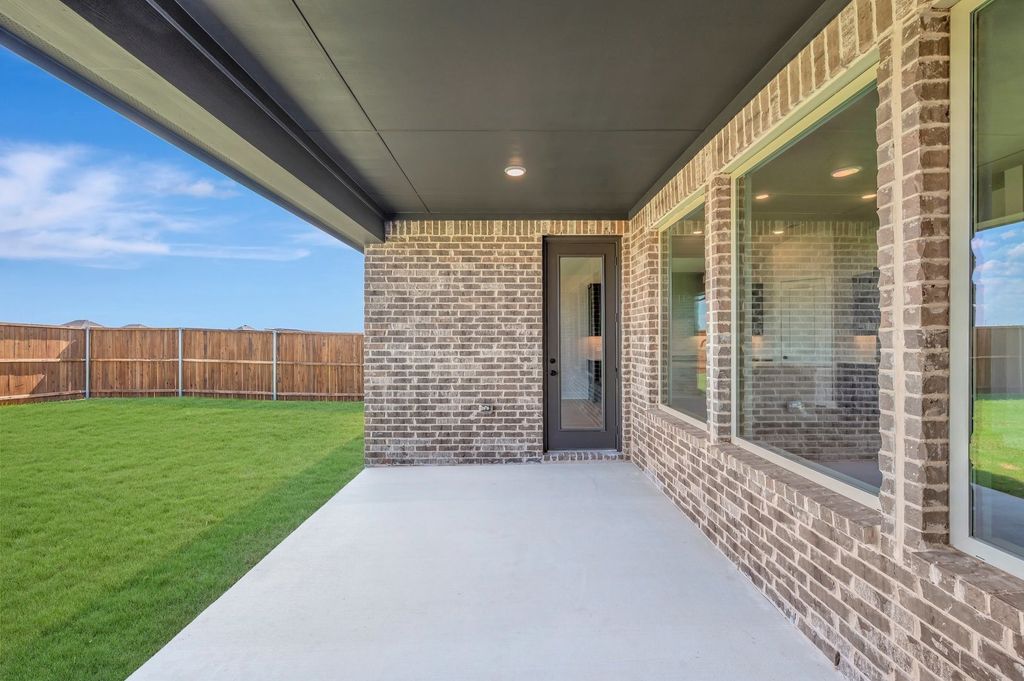 345 Kathryn Drive, Fort Worth, TX 76052 — photo 4