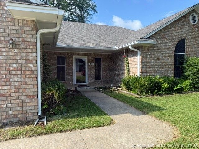 1910 Marsh Lane, Ardmore, OK 73401
