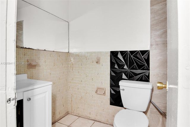 4020 NW 31st Terrace 1-5, Lauderdale Lakes, FL 33309