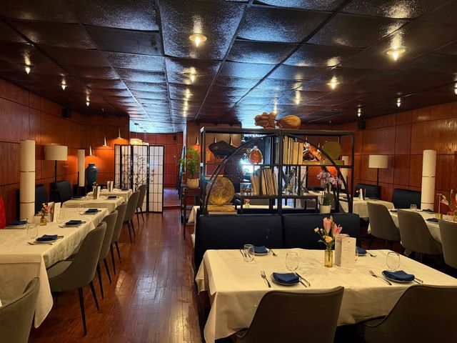 2830 N Milwaukee Avenue, Chicago, IL 60618