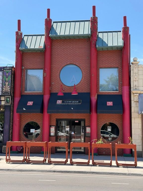 2830 N Milwaukee Avenue, Chicago, IL 60618
