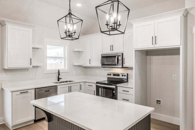 4142 Hereford Dr, Greenbrier, TN 37073