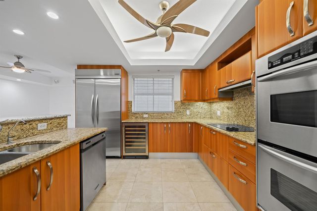 2051 SE 3rd Street Th8, Deerfield Beach, FL 33441