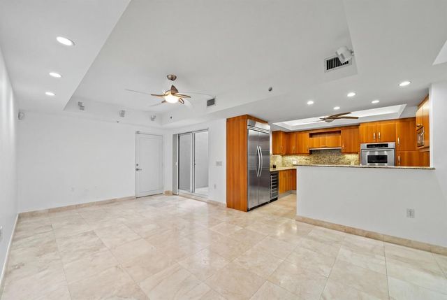 2051 SE 3rd Street Th8, Deerfield Beach, FL 33441